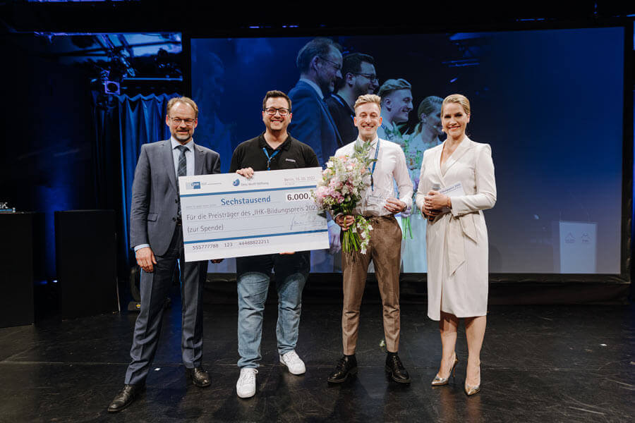 AWEOS erhält den IHK Bildungspreis 2022